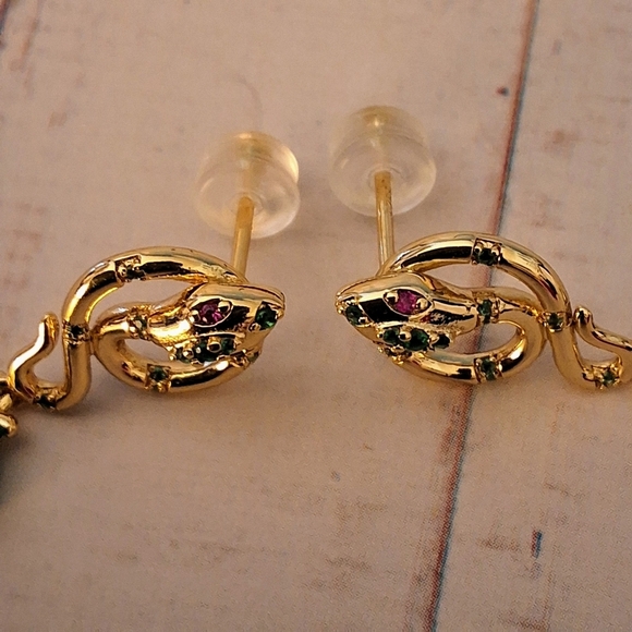 Pretty Bird Serpent Drop Earrings – Emerald Luxe & Snake Charmer Vibes - Picture 9 of 11
